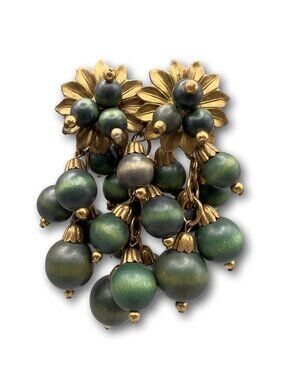 1930s Unsigned Miriam Haskell Green Dangling Wooden Bead Brooch